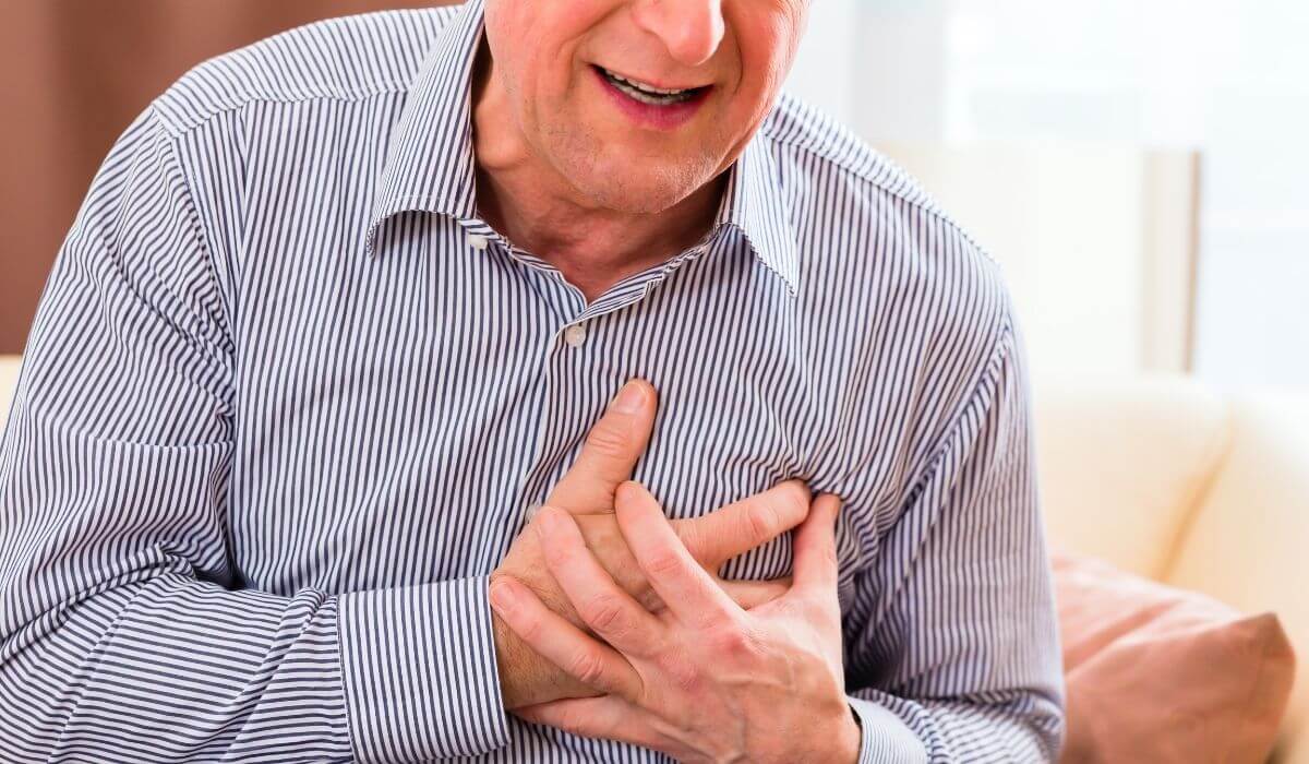 Photo of man having a heart attack shwoing the customer is not always right.